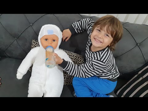 Video: Oyuncak Bebek Evinde çay Içmek