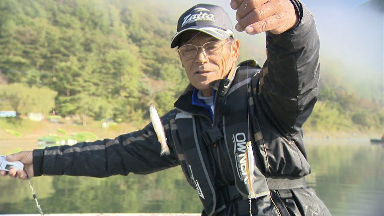 #090 紅葉に包まれて　秋のワカサギ釣りをボートで楽しむ