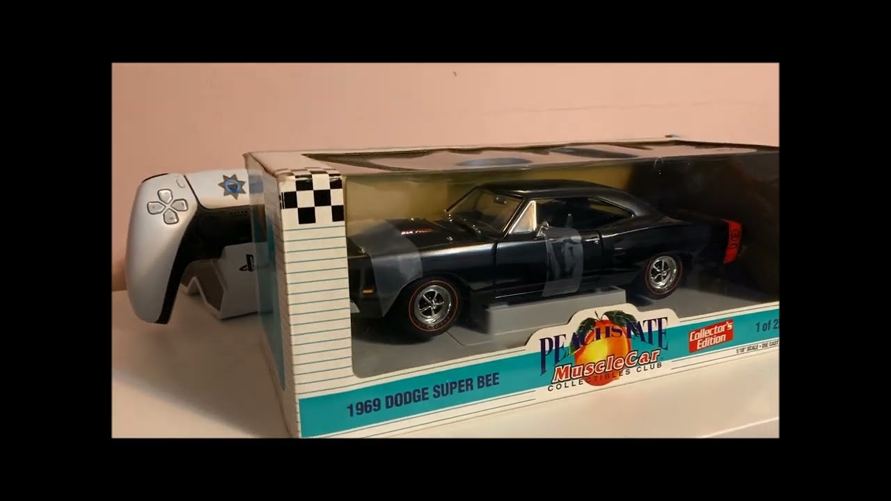 Dodge Super Bee 1969 1/18 Scale Unboxing by Peach State Review