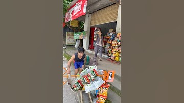 Chồng khờ lấy cây bim bim của bà bán tạp hóa rồi bỏ chạy và cái kết