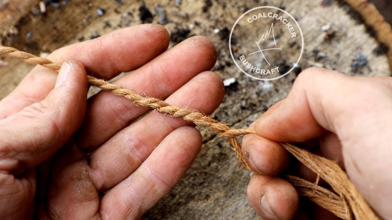 Ray Mears – How to make natural cordage from nettles, Bushcraft Survival