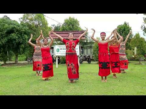 Tarian Dayak Kreasi