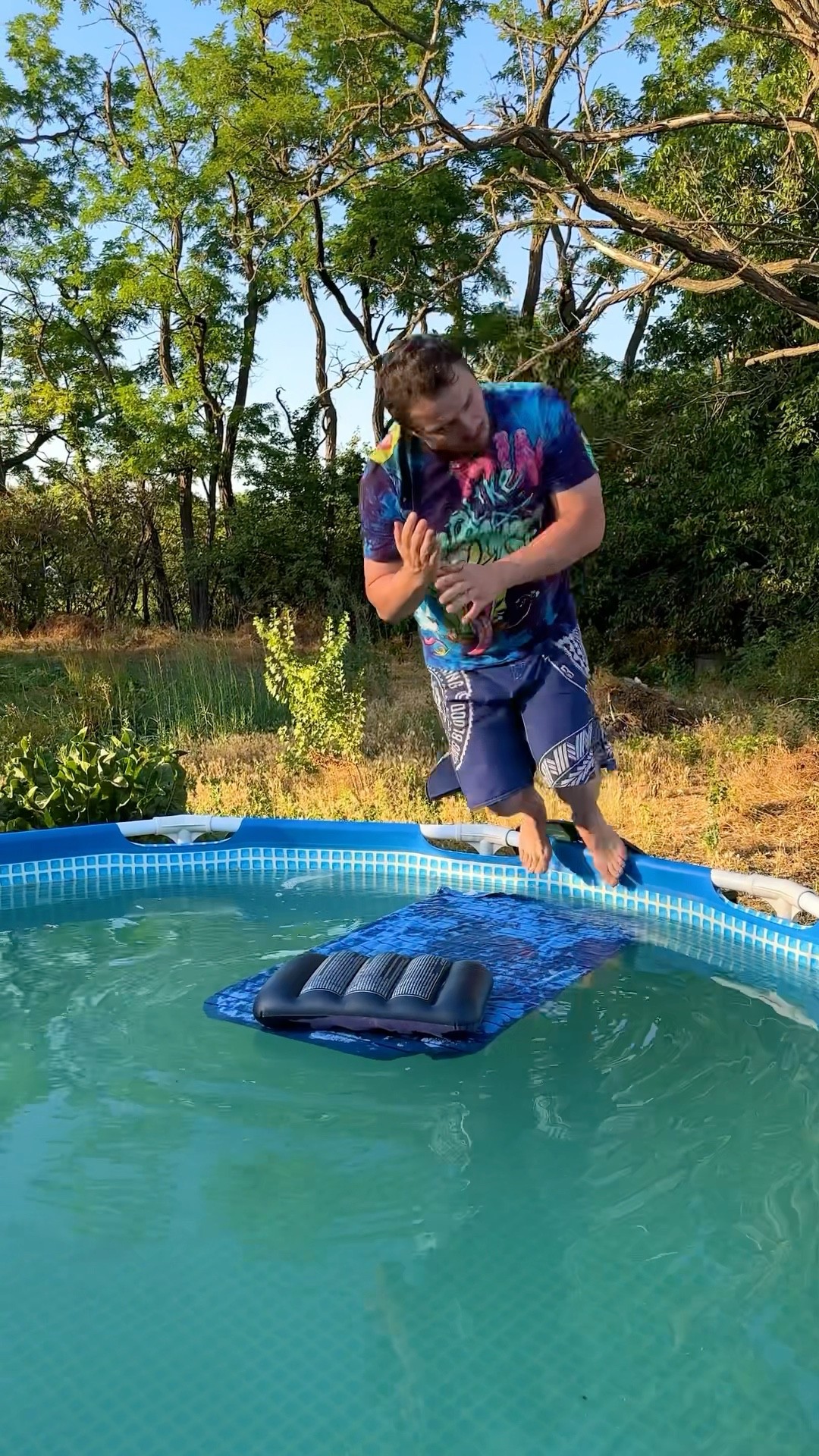 Sleep ? in COLD ? POOL???