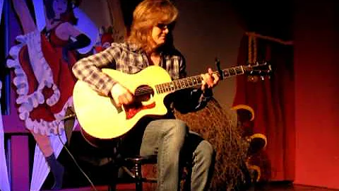 Acoustic Guitarist Renee Guthrie Live at Exhale in...