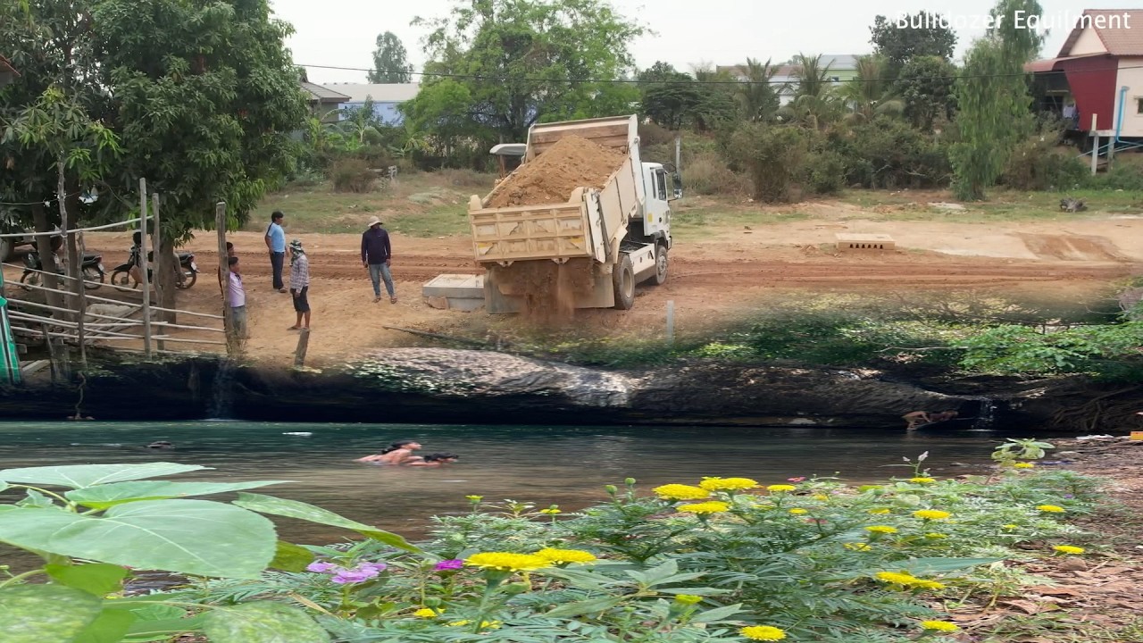 Full Video, fill the lot, fill the size 6 x 26, beautifully By Bulldozer D31P Dozer KOMAT'SU Pushing