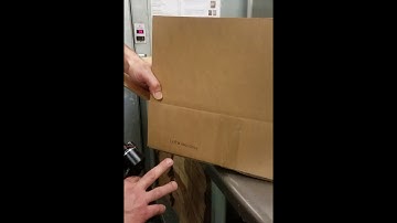 Meenjet M6 Handheld Printing Lot Code on Corrugate Box