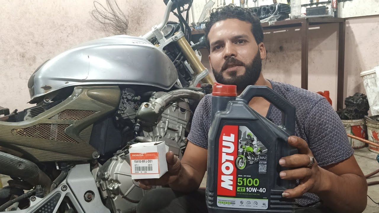 #عياد_روكسي تغير زيت هوندا هورنت600