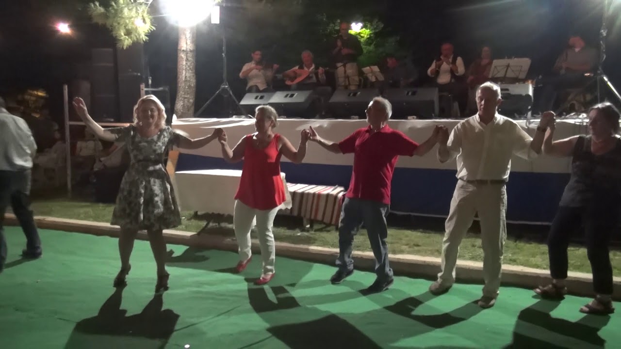 Κώστα μ' τα χιόνια λιώσανε. (Γυναικείες φιγούρες τσάμικου)