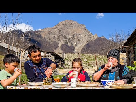 FEELING SPRING IN OUR MOUNTAIN RURAL VILLAGE | GRANDMA NAILA COOKING PEERLESS AND MELLOW DISH