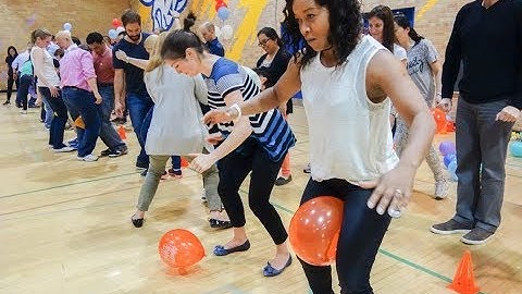 Minute To Win It | Indoor Team Building Activity
