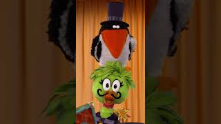 🐧🎩 Duck Duck's spin on a classic magic trick 🪄 | Donkey Hodie | PBS KIDS #Shorts