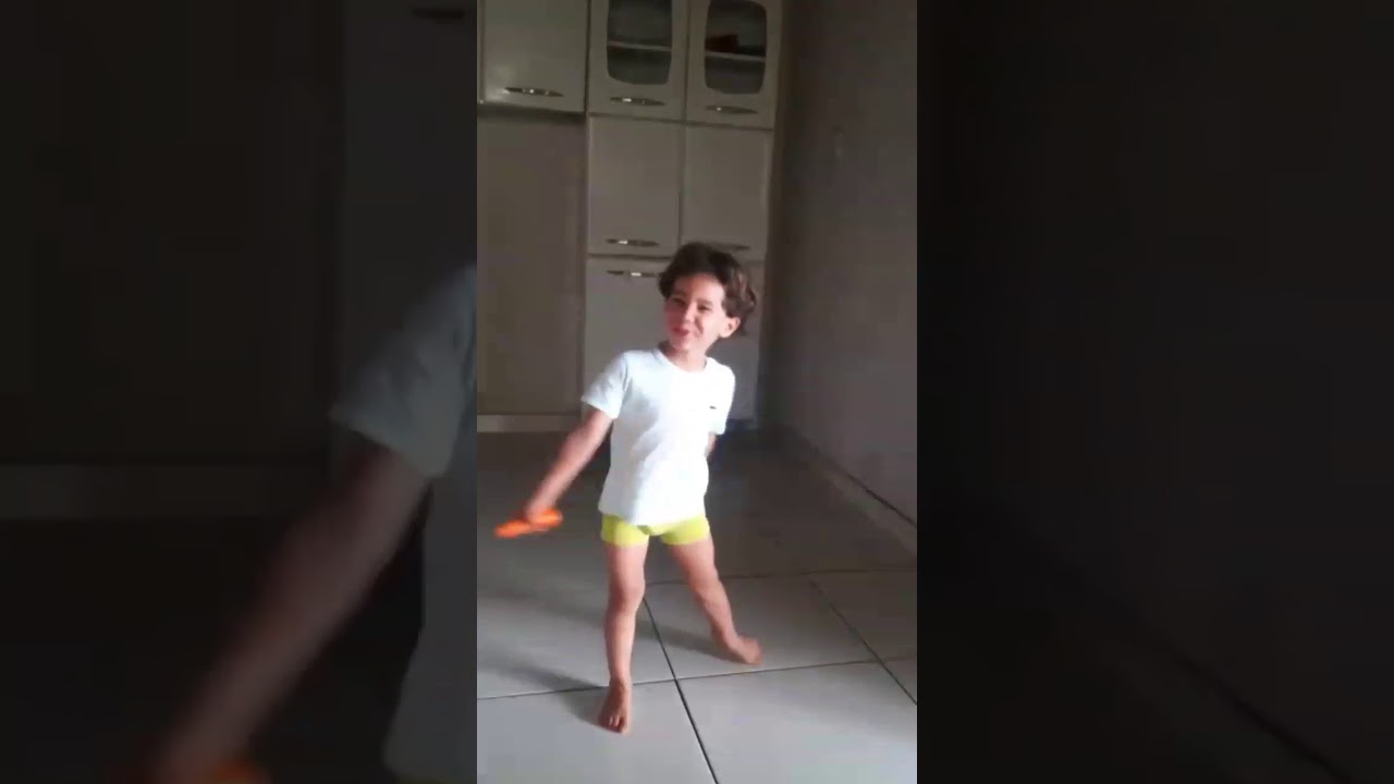 Ela Roda A Cidade Inteira Pra Ficar Comigo Sua Musica