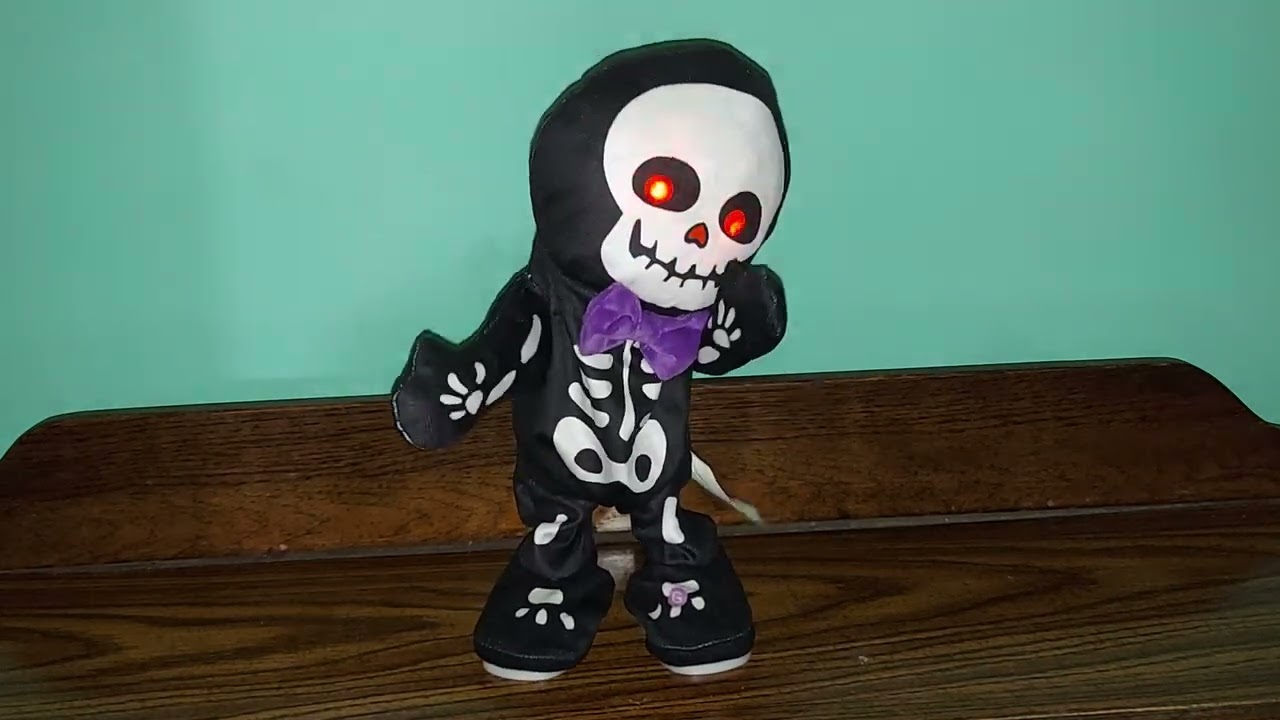 Gemmy animated Groovin' Buddies: Skeleton - YouTube