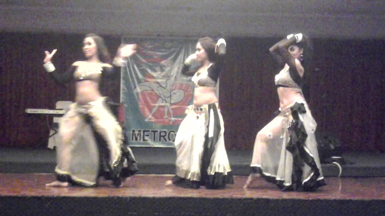 Dewi April, Performance Belly dance MDC - YouTube
