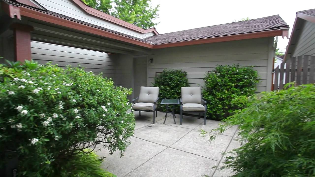 1794 NE Orenco Station Pkwy / Hillsboro, Oregon townhomes and condos