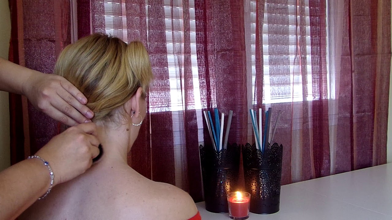 ASMR MASAJE Cosquilloso de CUELLO Y ESPALDA || Brochas y susurros