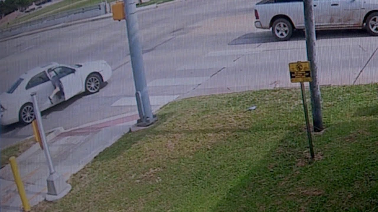 citycell Video Shows Man Jump Into His Car As It's Being Stolen