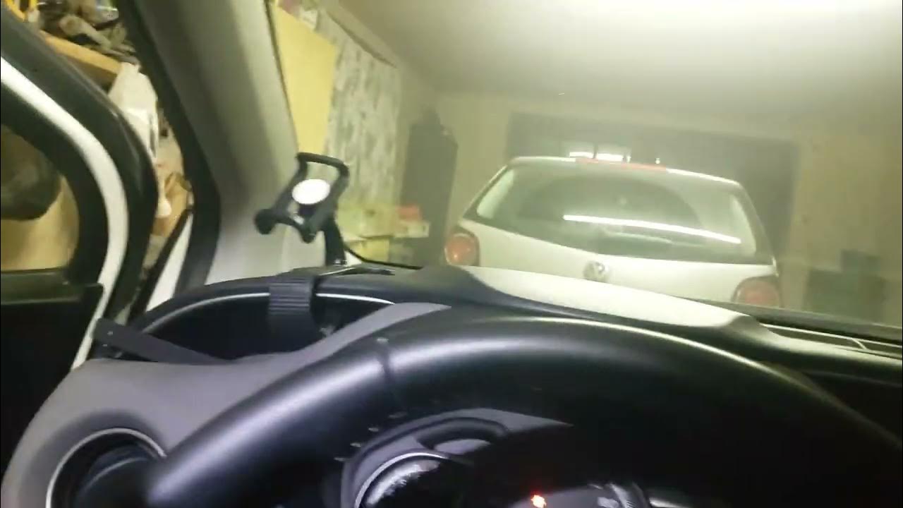 UTRAI BOOSTER JUMP STARTER 2000A vs Toyota Yaris YouTube