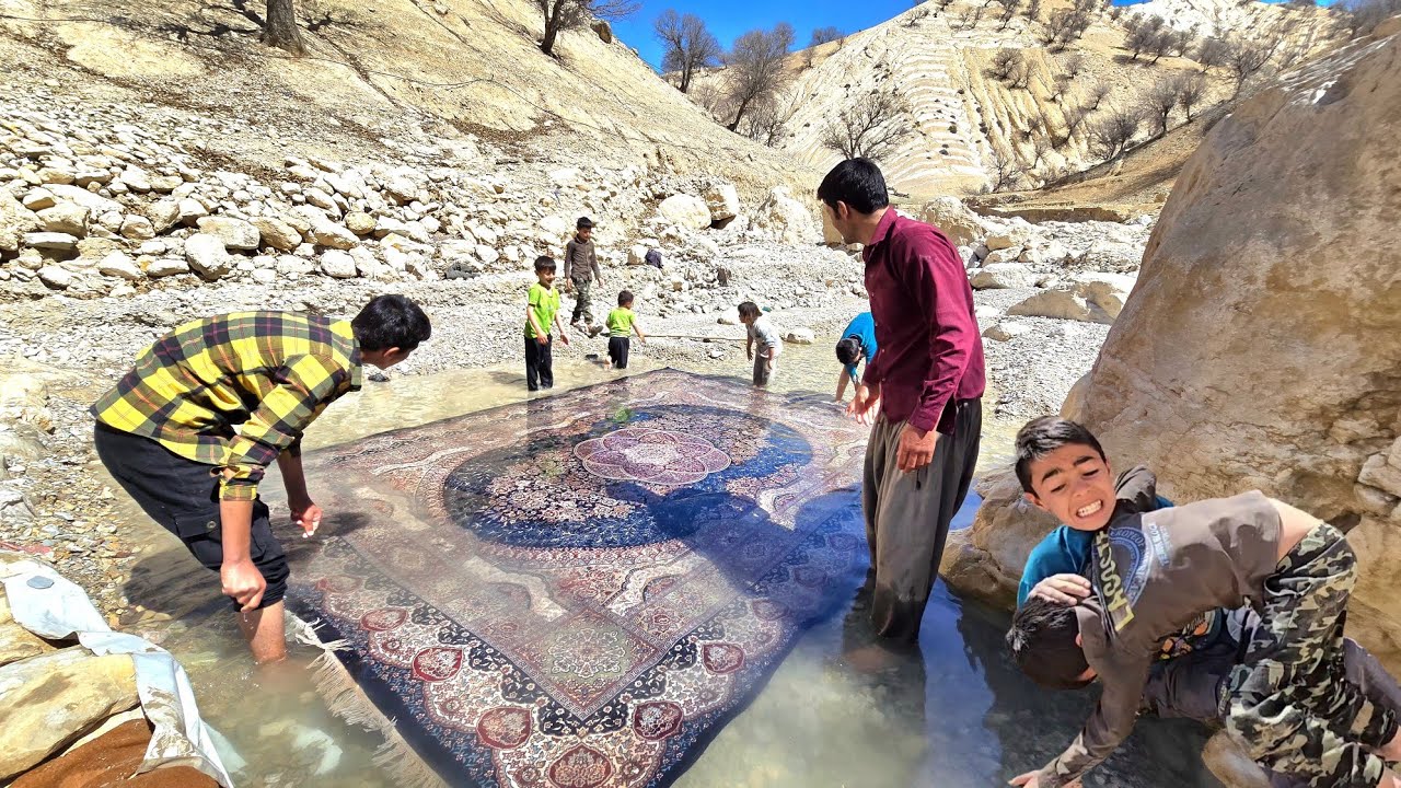 The carpets that told stories on the water;  The story of Ali's return