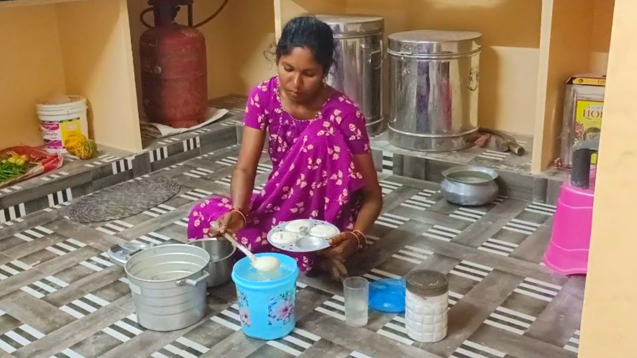 రాత్రి నిద్రకి 10:30అవుతుంది, మళ్ళీ 4 కి లేచి వండి,మళ్ళీ ఇంటిపని,పొలం పని చేయడానికి అలసిపోతున్నాను😔😔