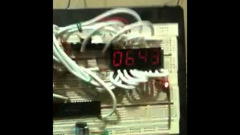 Display Digital 7 segmentos manejado con Microcontrolador