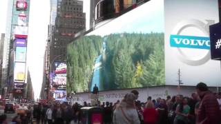 Путин подмигнул ньюйоркцам с экрана на Таймс сквер
