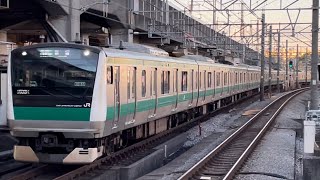 E233系7000番台ﾊｴ131編成が赤羽駅7番線に到着するシーン（1588F）2022.12.8