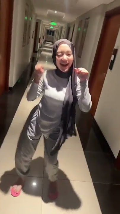 Hijab pamer bokong besar