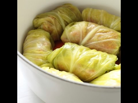 Stuffed cabbage rolls (Lahanodolmades)