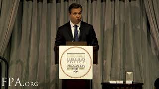 2019 Financial Services Dinner - Antonio Horta-Osorio accepts the Foreign Policy Association Medal