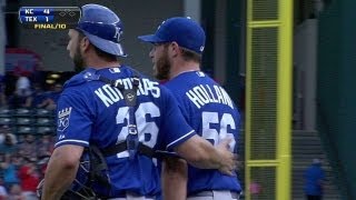 KC@TEX: Holland shuts the door in the 10th inning