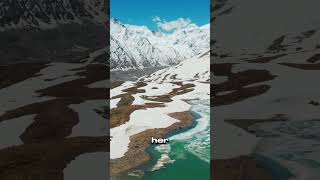 The Sleeping Beauty of Everest 👁️❄️ #creepystories #deathzone #everest #horrorshorts #mounteverest