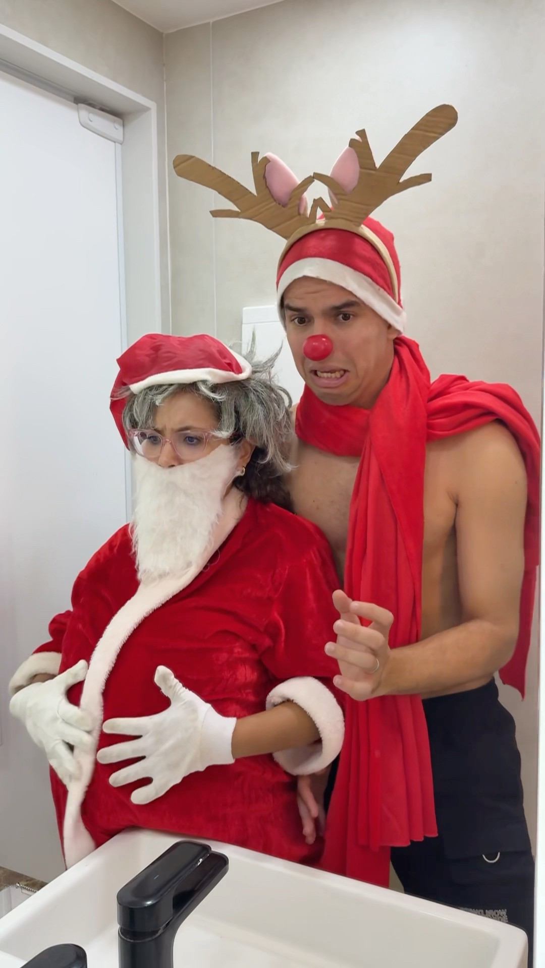 QUANDO EU PEGO ALGUMA COISA DE NATAL! #shorts