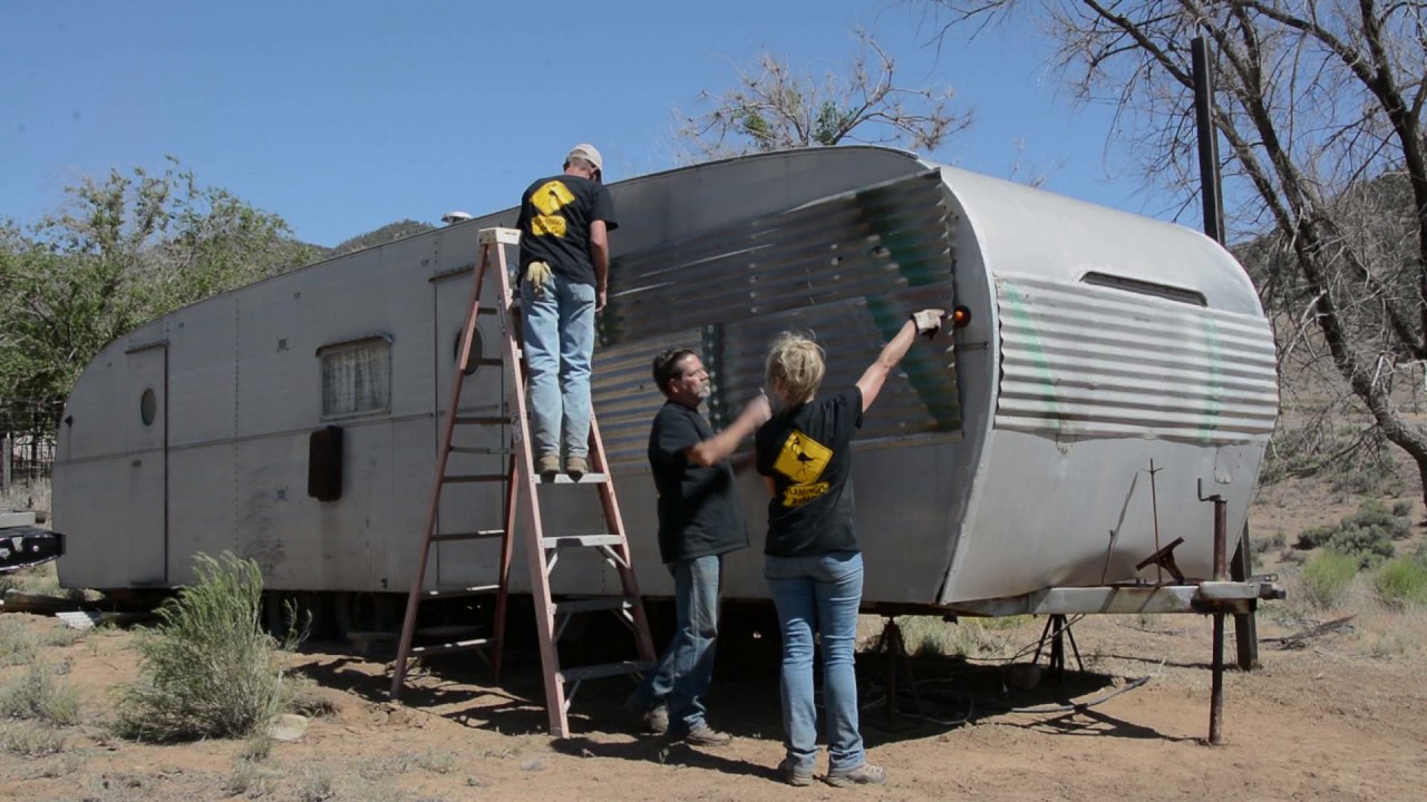 1952 Star Trailer Rescue - Pink Flamingo RV Radio