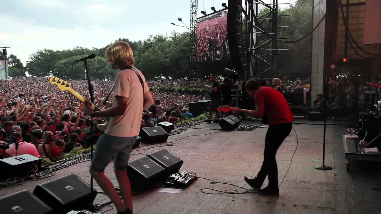 Cage the Elephant - In One Ear (Live @ Lollapalooza 2011)