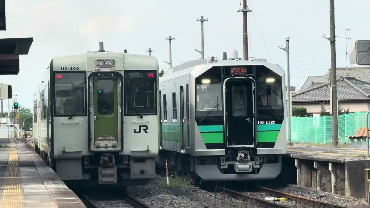 HB-E220系(第7編成)が児玉駅を発車するシーン