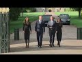 PRINCIPES WILLIAM Y HARRY SE REUNIERON PARA AGRADECER TRIBUTOS FLORALES A  LA REYNA