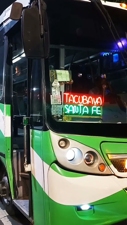 Tacubaya Santa Fe con letrero chidito de luz neón (0050204 en Av. Jalisco la noche del 14 02 2025).