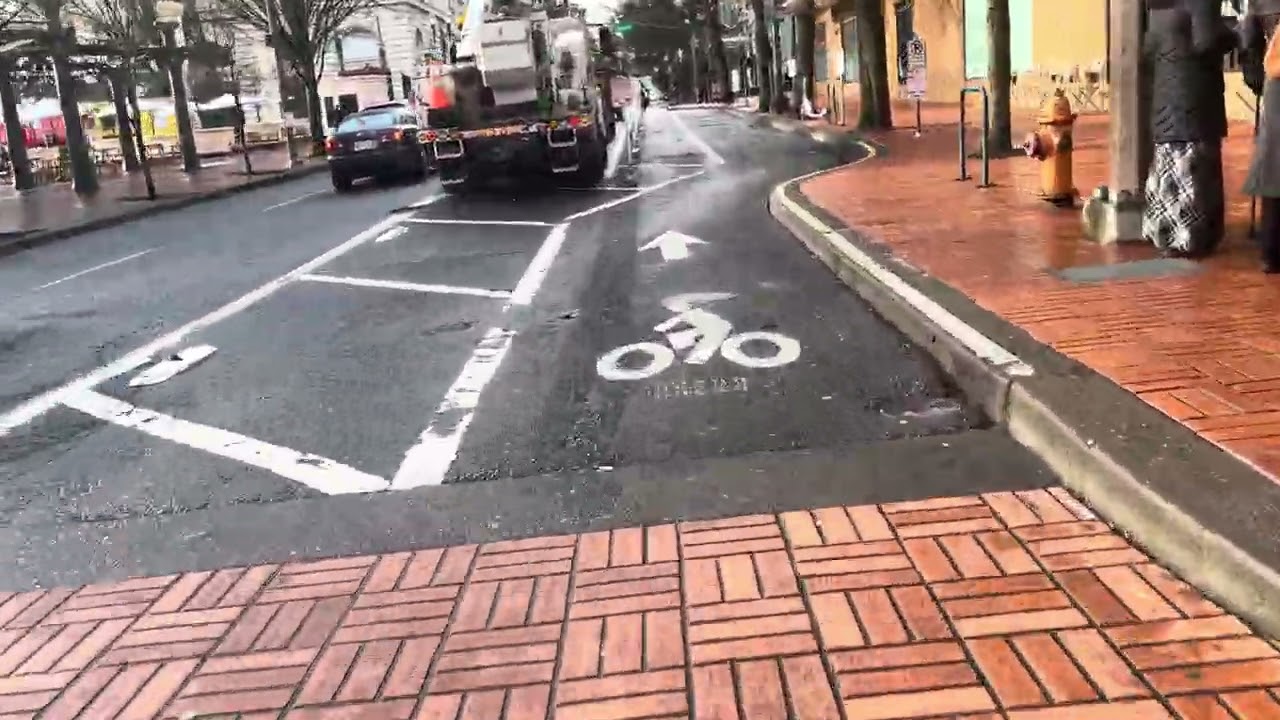 SW Broadway Green Wave - Bike Speeds and Signal Progression