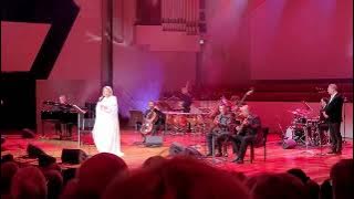Arja Saijonmaa & Mikis Theodorakis: Salaisella rannalla, 17.1.2025, Finlandia-talo