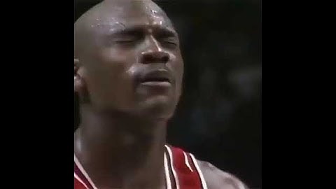 MJ scoring with his eyes closed