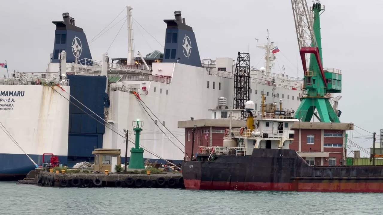 八重山丸(YAIMAMARU，やいま丸) 與 挪威太陽號(Norwegian Sun)