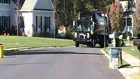 Mack Mr McNeilus Rearloader Pt5