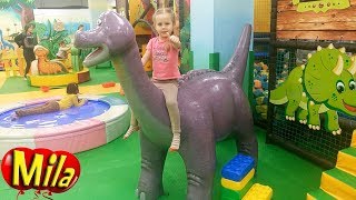 Динозаврики Может Вы Попрятались в Африке ♫ Песня для Детей про Динозавров Детская Игровая комната