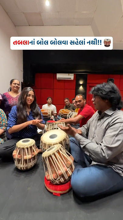 ટ્રેડીશનલ ગરબાની તૈયારીઓ ટ્રેડીશનલ રીતે… 😍🎵 singing tabla beats!!#navratri2024 #garba #vvngarba