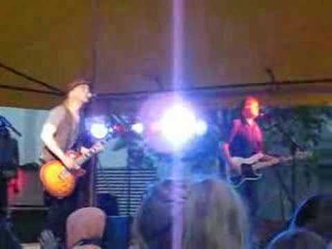 Break It Out - The Rocket Summer (LIVE)