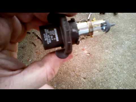 How to replace the headlight bulb in a Chevrolet HHR