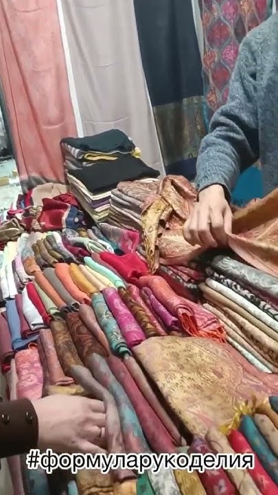 В холода приятно закутаться в индийские шали. Выставка «Формула ...