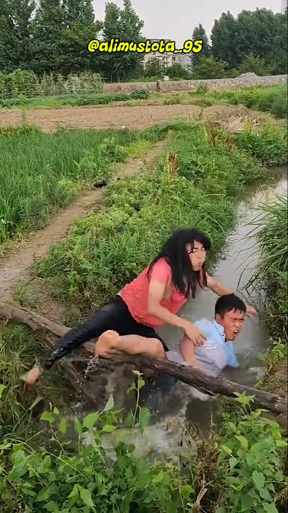 hold back your laughter❗❗😂😂.#funnyvideo #shotsvideoviral #funnyvideo#funnyfyp#comedyshorts#shorts