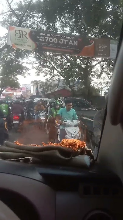 setiap pagi aku di bangunkan oleh tuntutan hidup